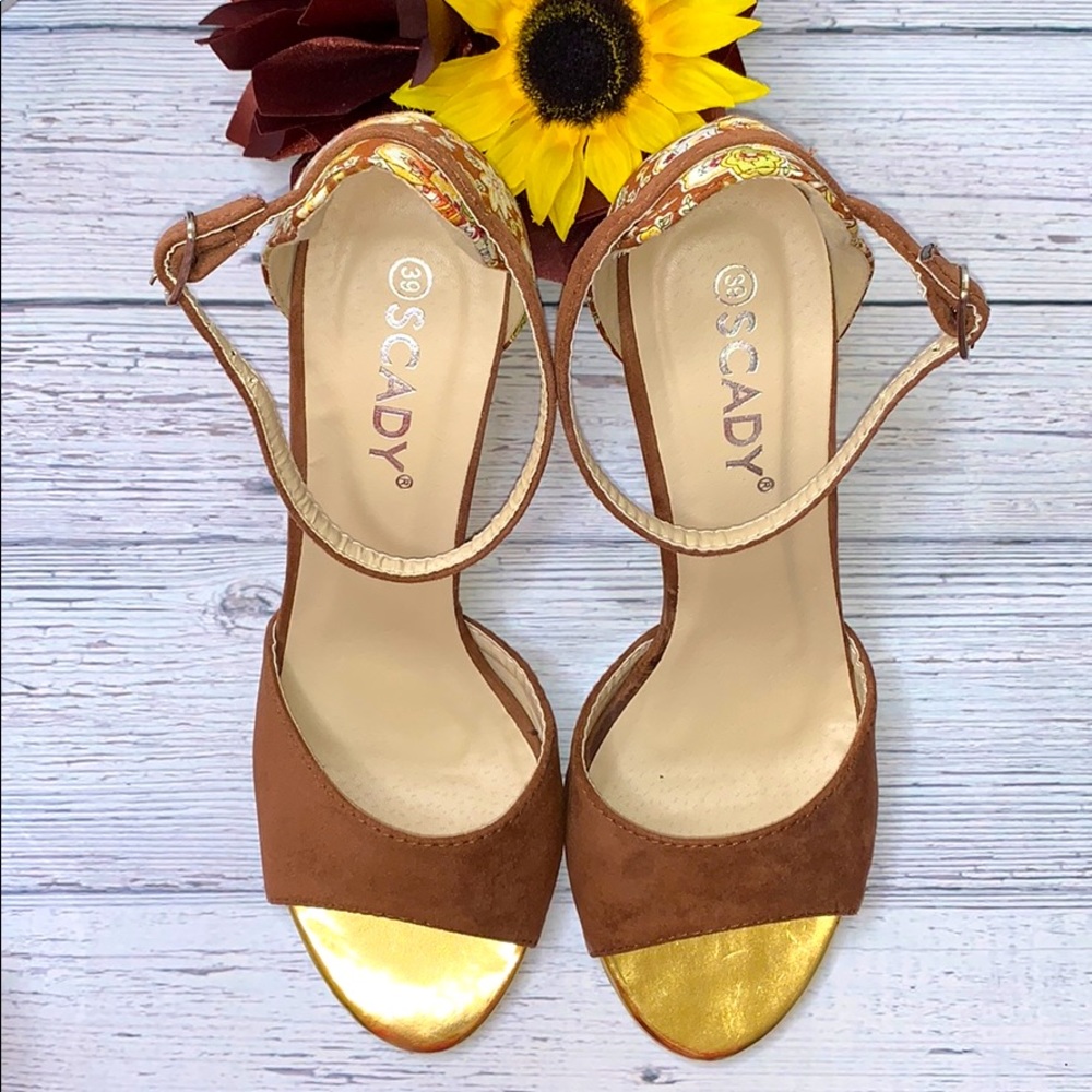 Open toe heeled sandals